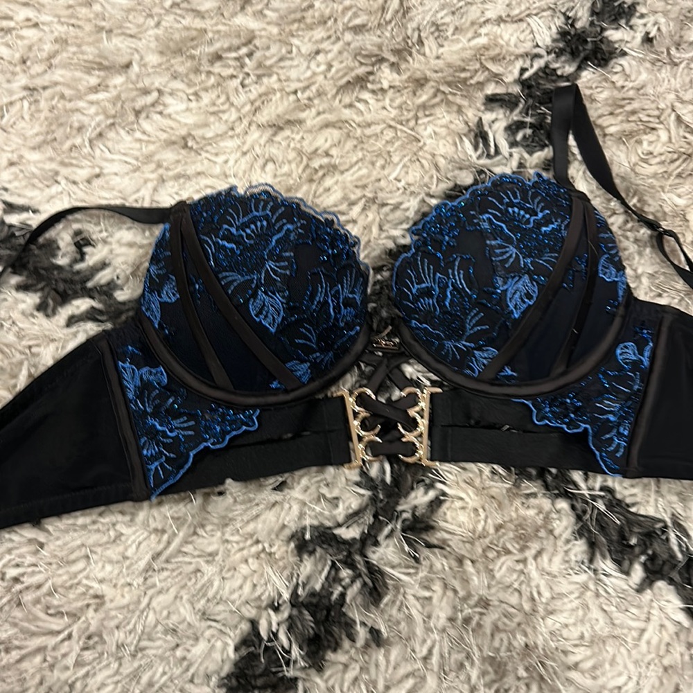 Vamp Lace Push Up Bra